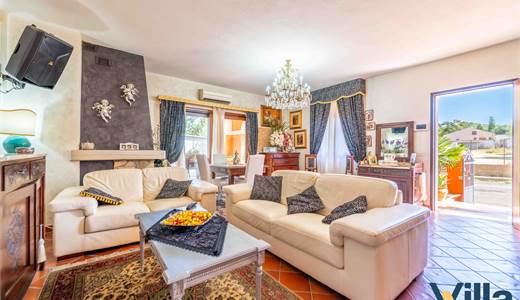 Loiri – Villa Indipendente con Giardino Privato